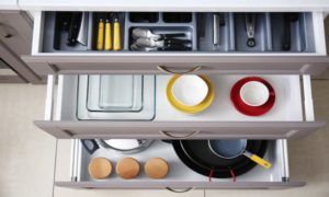 organized kitchen drawers